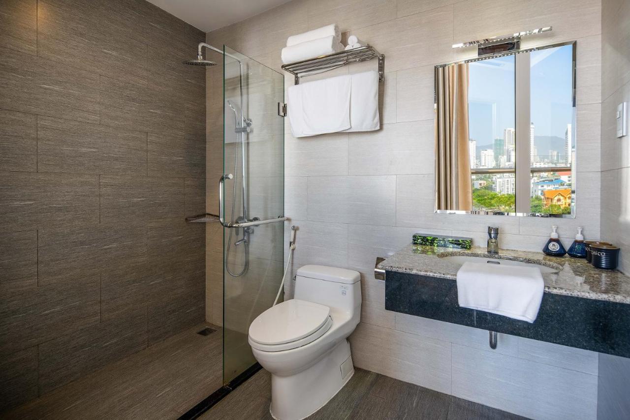 Richico Luxury Apartel Ocean Дананг Экстерьер фото